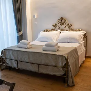  Alojamento de Acomodação e Pequeno-almoço Residenza Degli Speziali